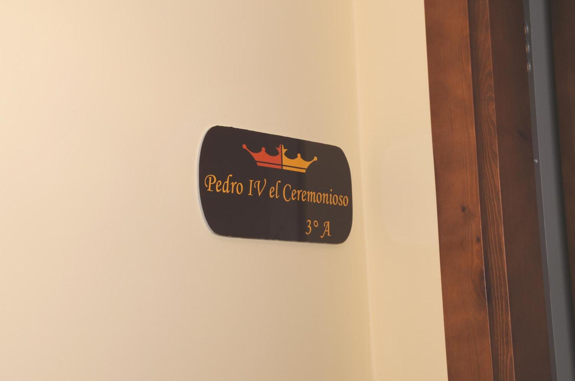 Edificio Reyes Apartment La Adrada Luaran gambar